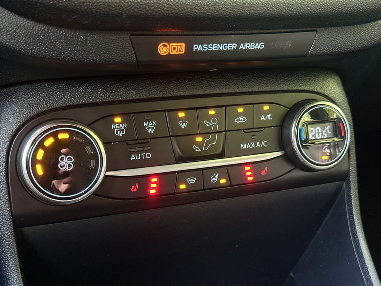 Vehicle Image 17