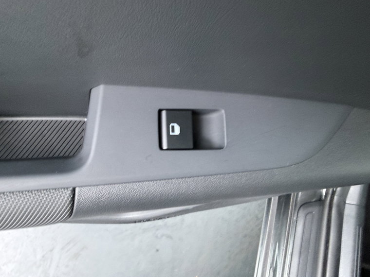 Vehicle Image 34