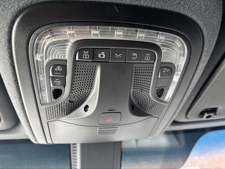 Vehicle Image 28