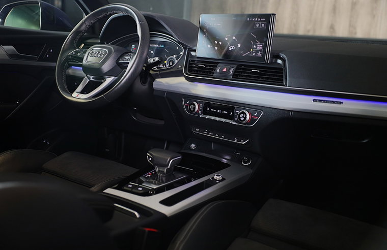 Vehicle Image 6