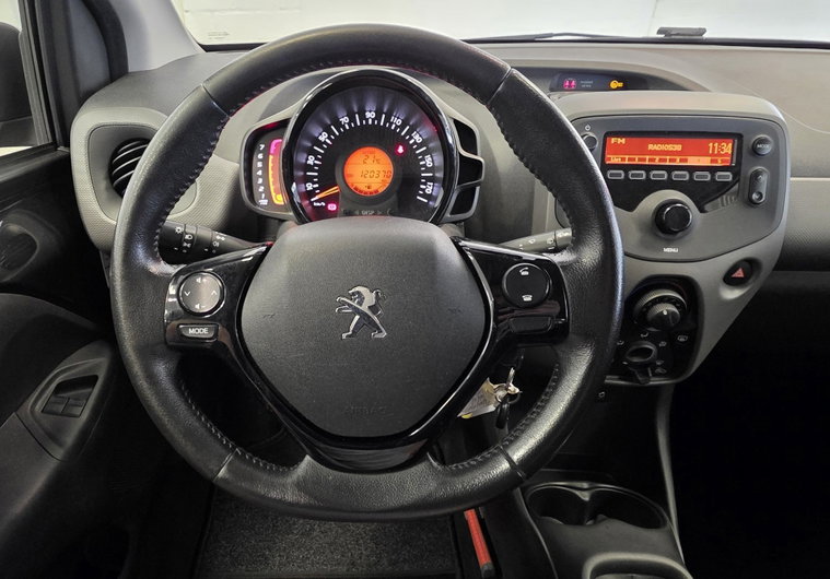 Vehicle Image 13