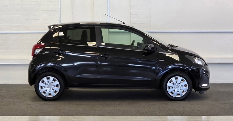 Vehicle Image 4