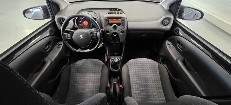 Vehicle Image 7
