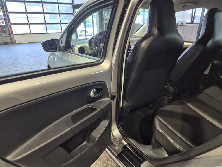 Vehicle Image 17