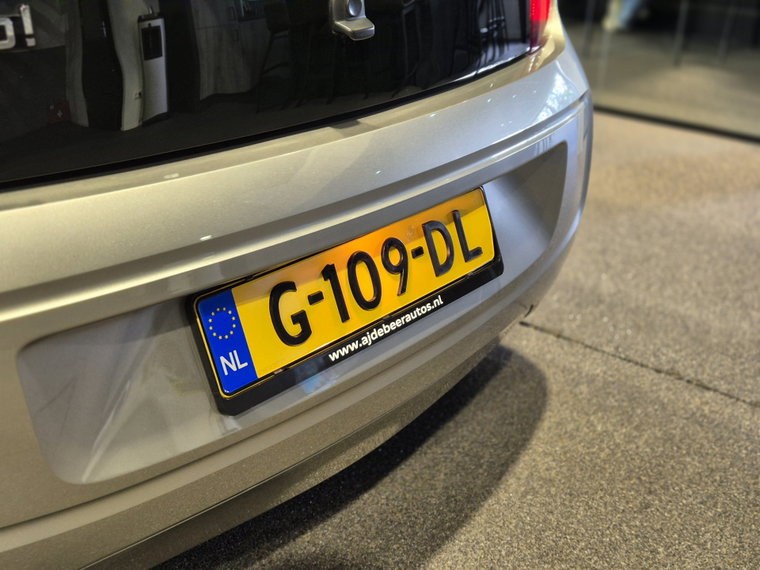 Vehicle Image 32