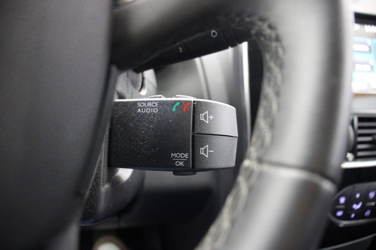Vehicle Image 26