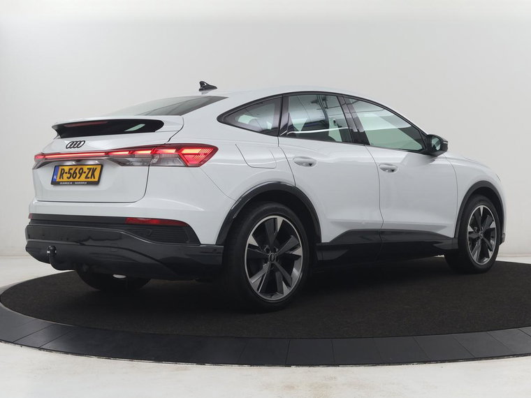 Vehicle Image 43