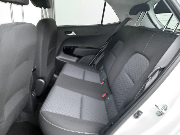 Vehicle Image 32
