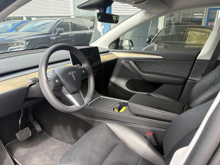 Vehicle Image 17