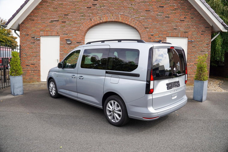 Vehicle Image 23