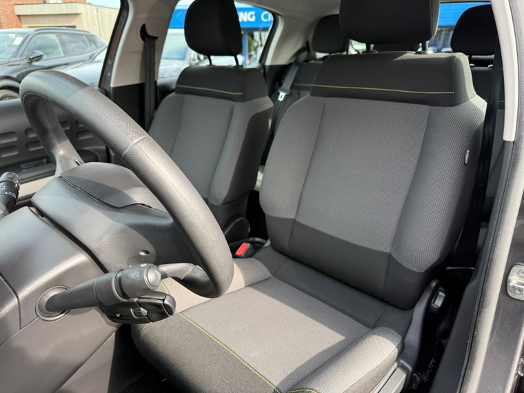 Vehicle Image 16