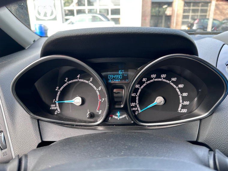 Vehicle Image 23