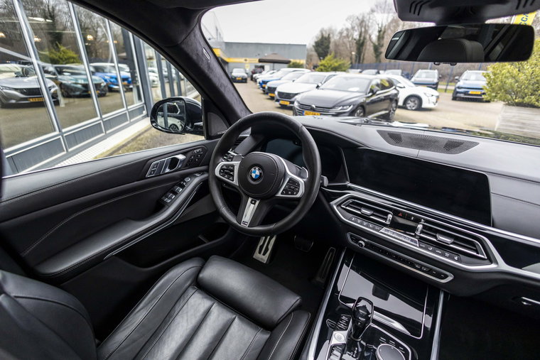 Vehicle Image 30