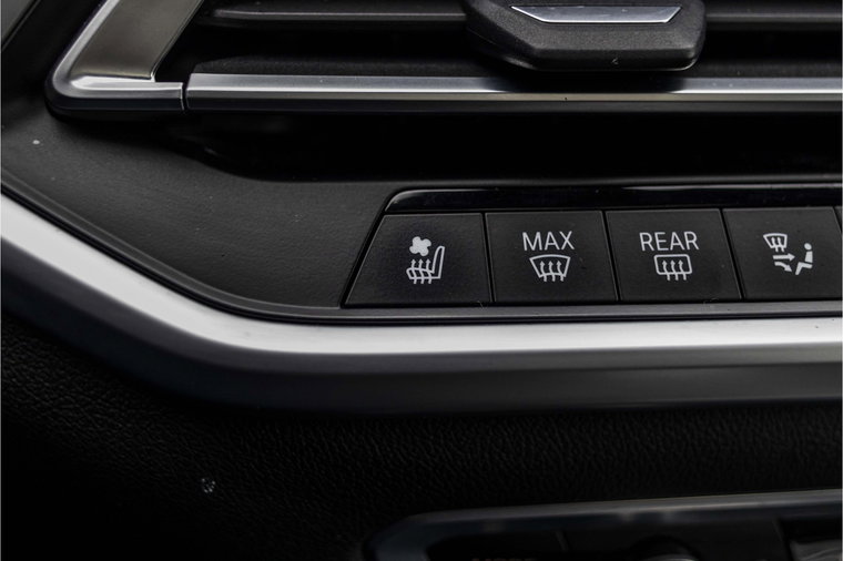 Vehicle Image 52