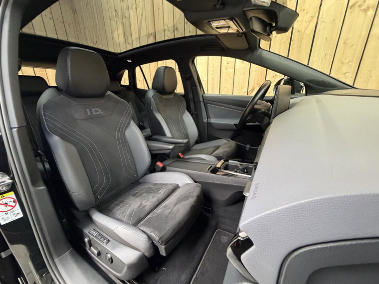 Vehicle Image 60