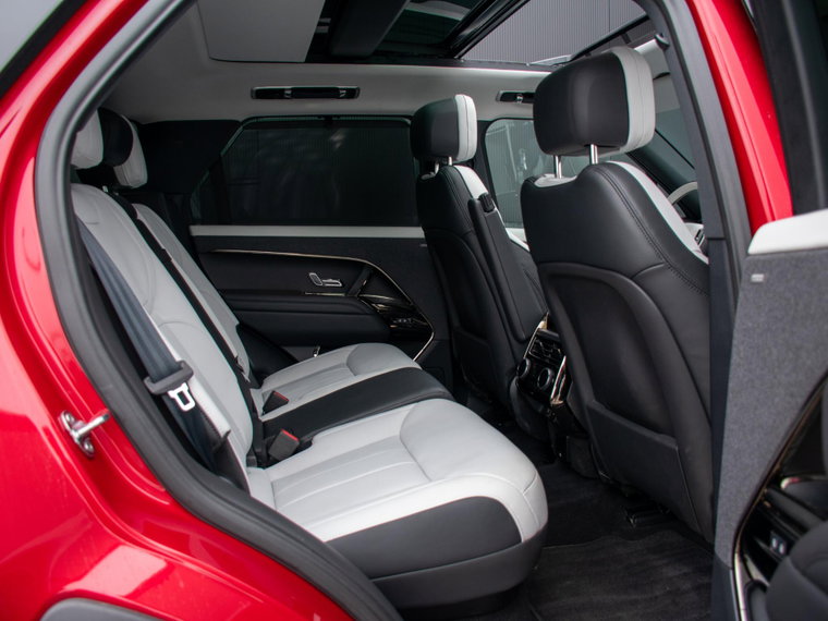 Vehicle Image 8