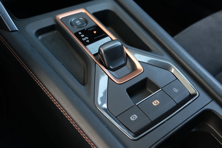 Vehicle Image 32