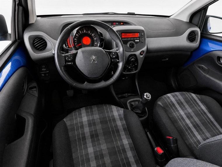 Vehicle Image 12