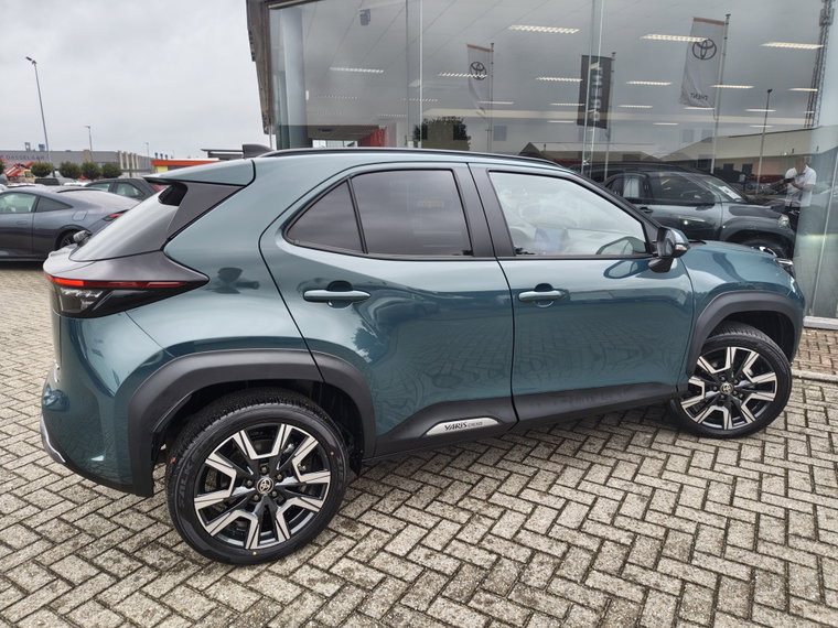 Vehicle Image 5