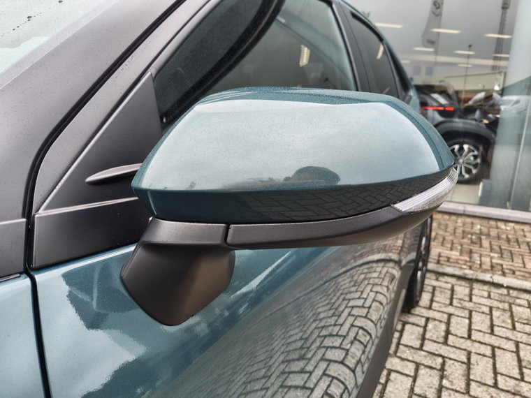 Vehicle Image 38