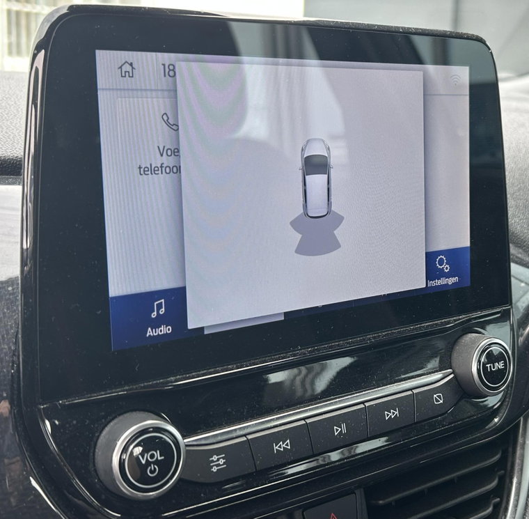 Vehicle Image 18