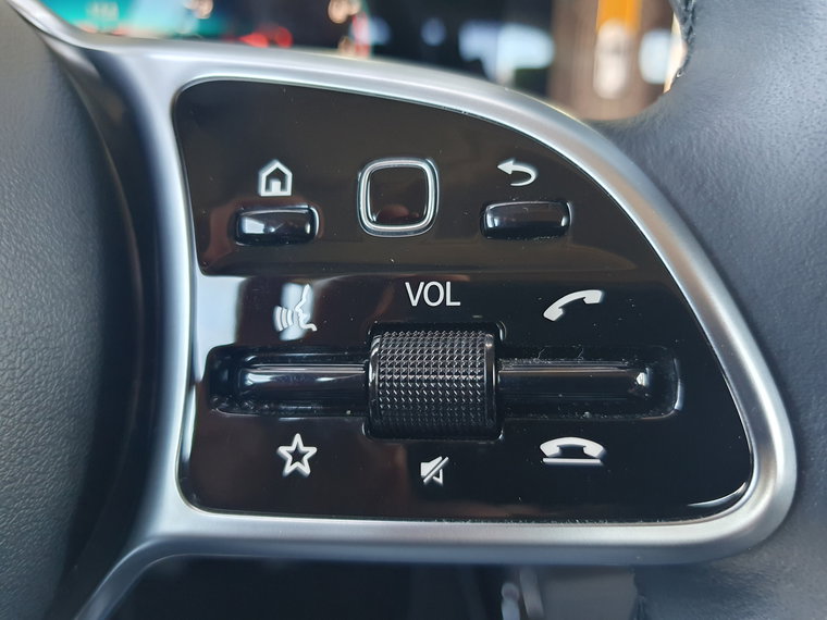 Vehicle Image 27