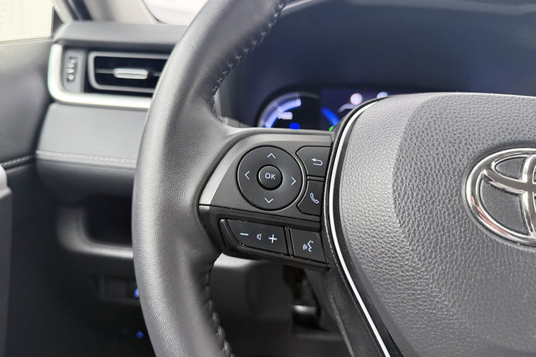 Vehicle Image 16