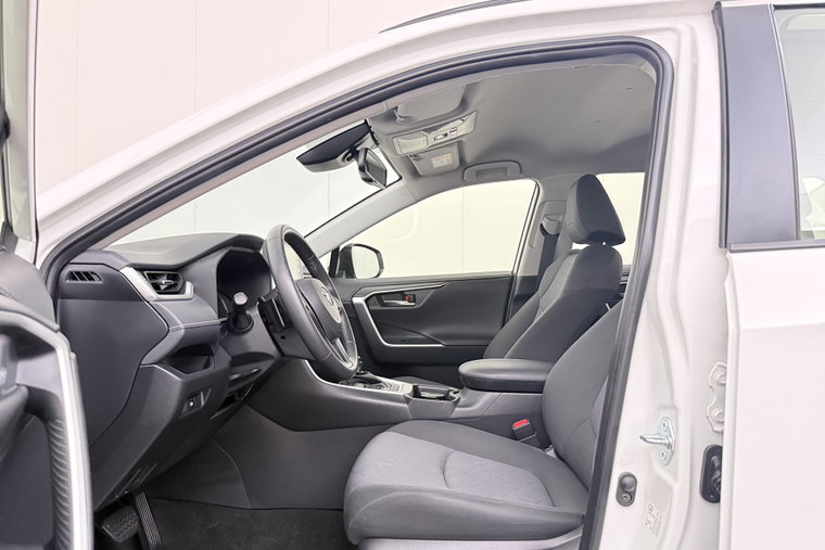 Vehicle Image 9
