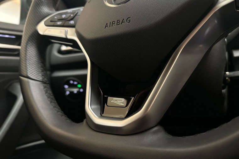 Vehicle Image 22