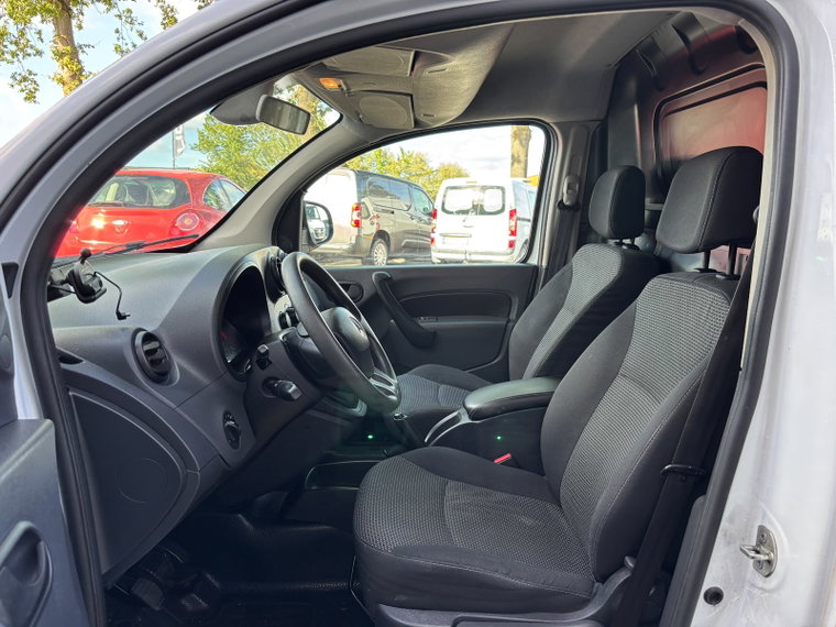Vehicle Image 17