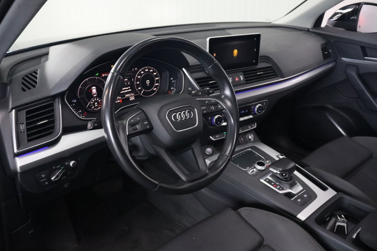 Vehicle Image 8