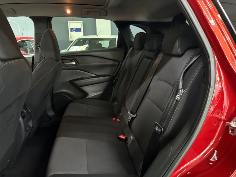 Vehicle Image 32