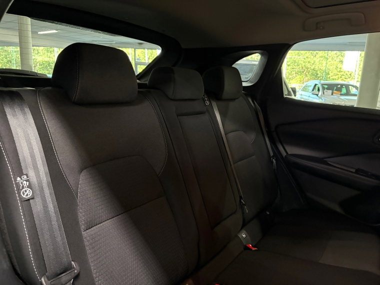 Vehicle Image 33