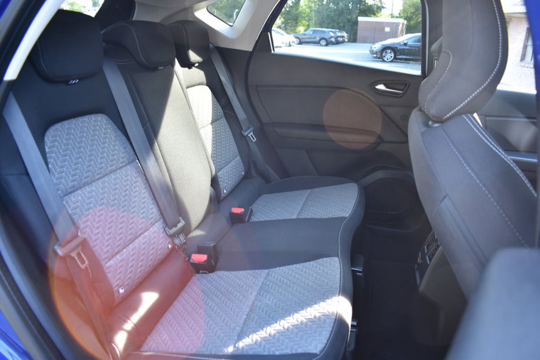 Vehicle Image 16
