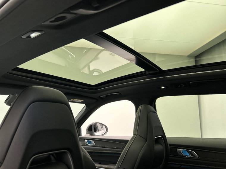 Vehicle Image 37