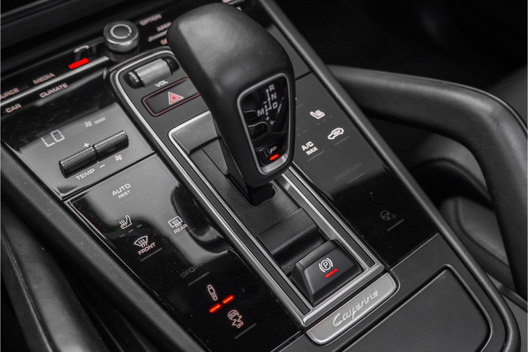 Vehicle Image 32