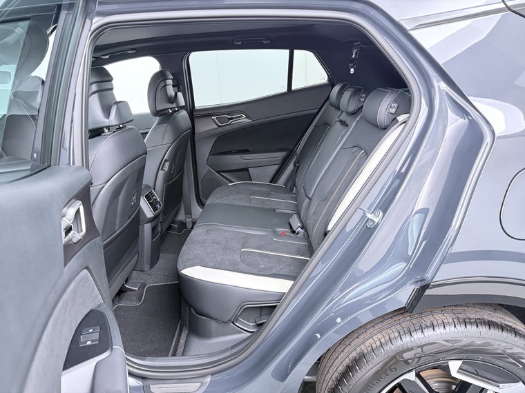 Vehicle Image 33