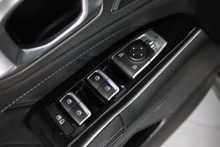 Vehicle Image 32