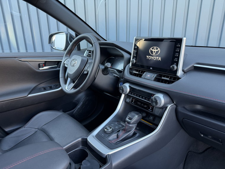 Vehicle Image 16