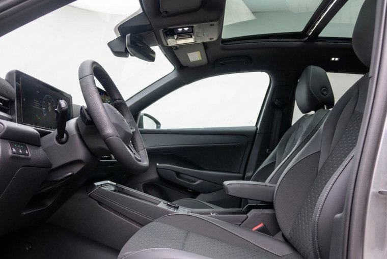 Vehicle Image 13