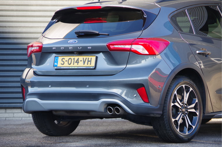 Vehicle Image 32