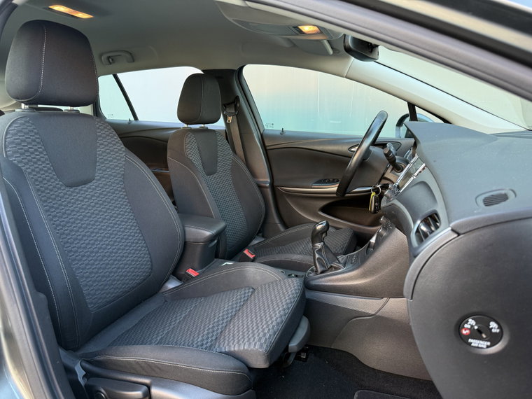 Vehicle Image 38