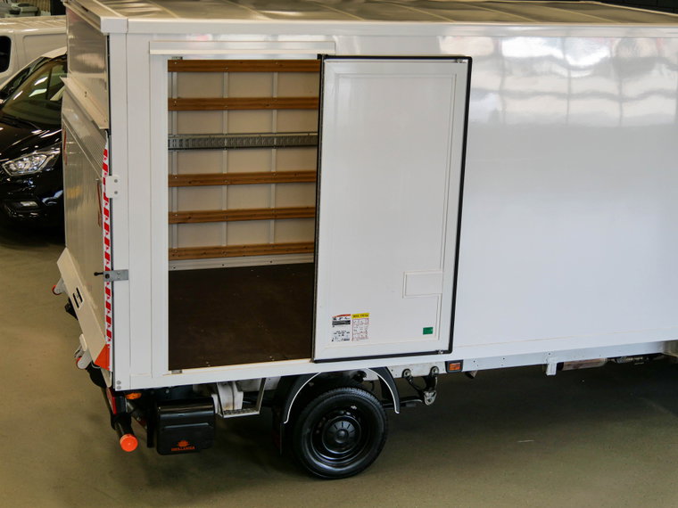 Vehicle Image 13