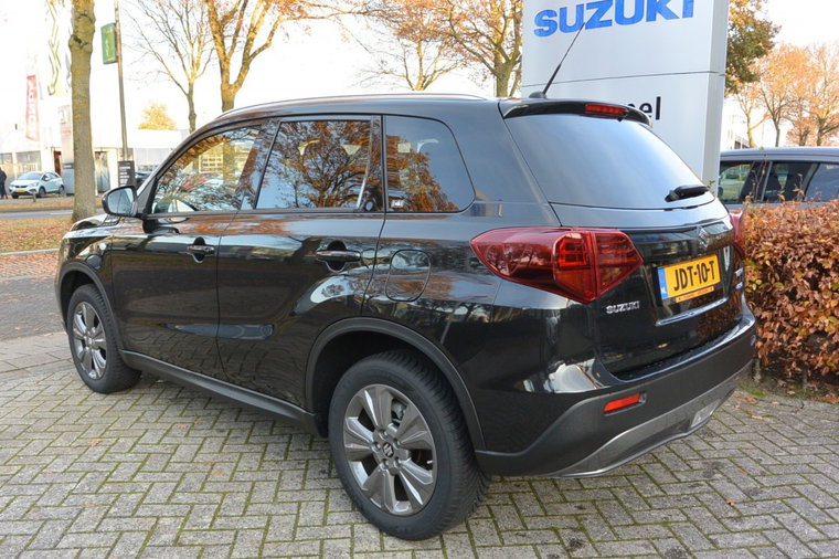 Vehicle Image 5