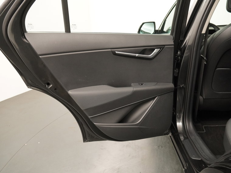 Vehicle Image 38