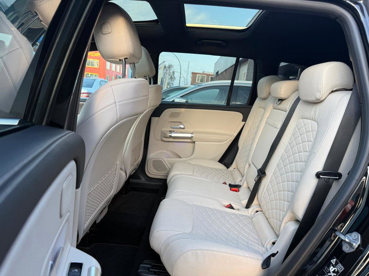 Vehicle Image 38