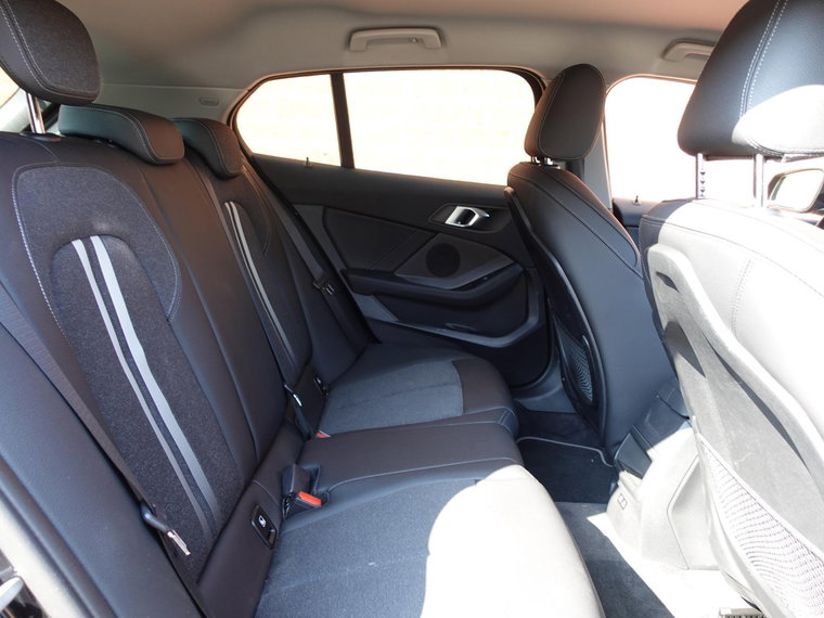 Vehicle Image 37
