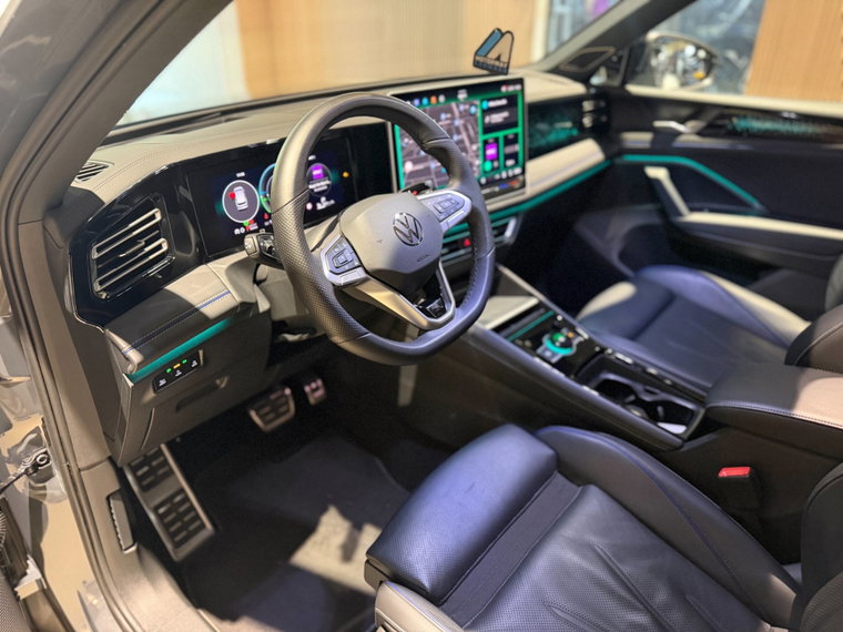 Vehicle Image 23