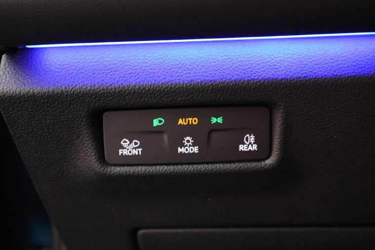 Vehicle Image 16