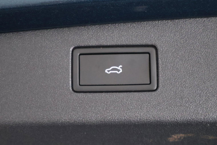 Vehicle Image 52